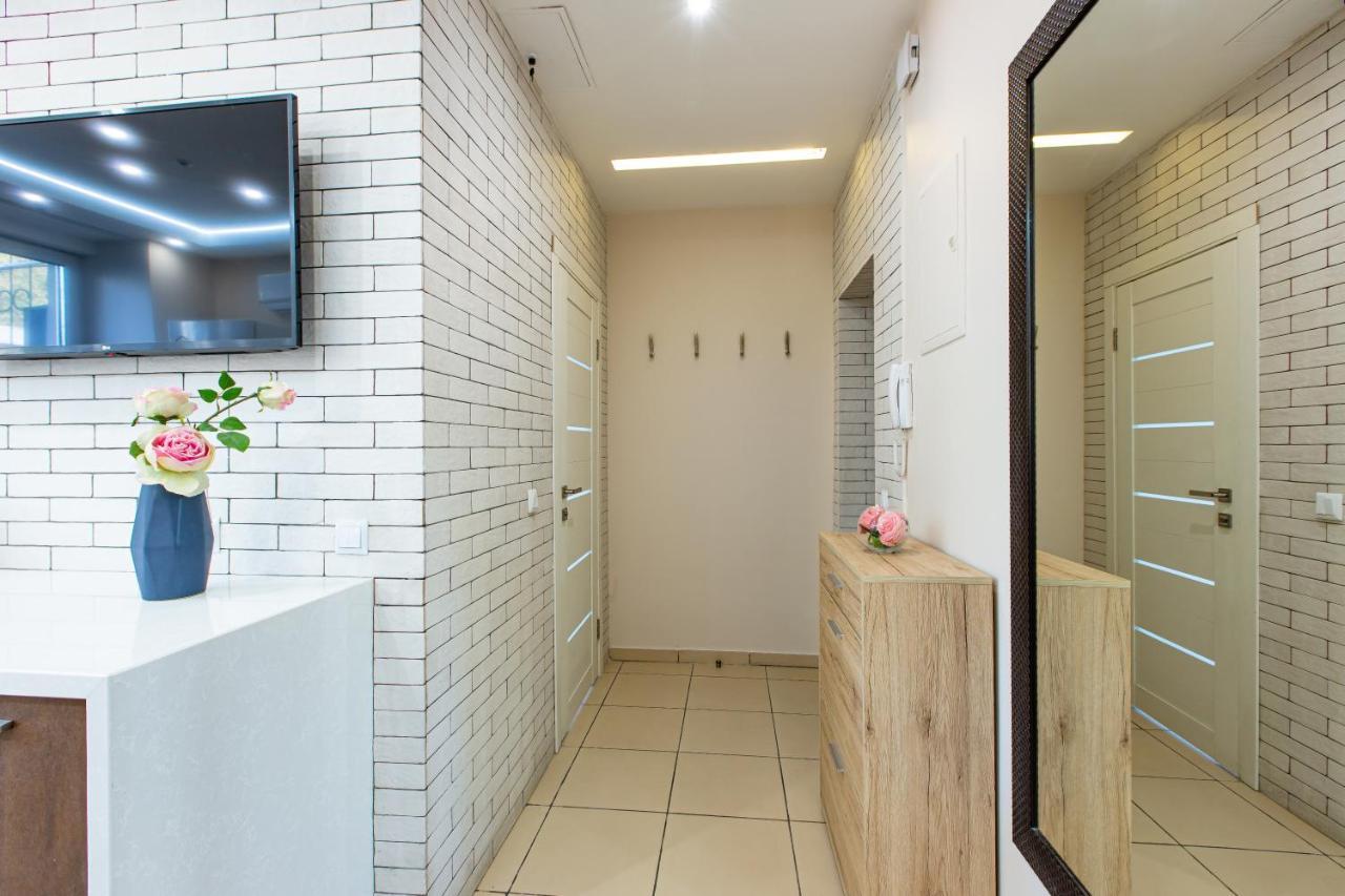 Big Jacuzzi , Sauna , Khreshchatyk apartments Kiev Bagian luar foto
