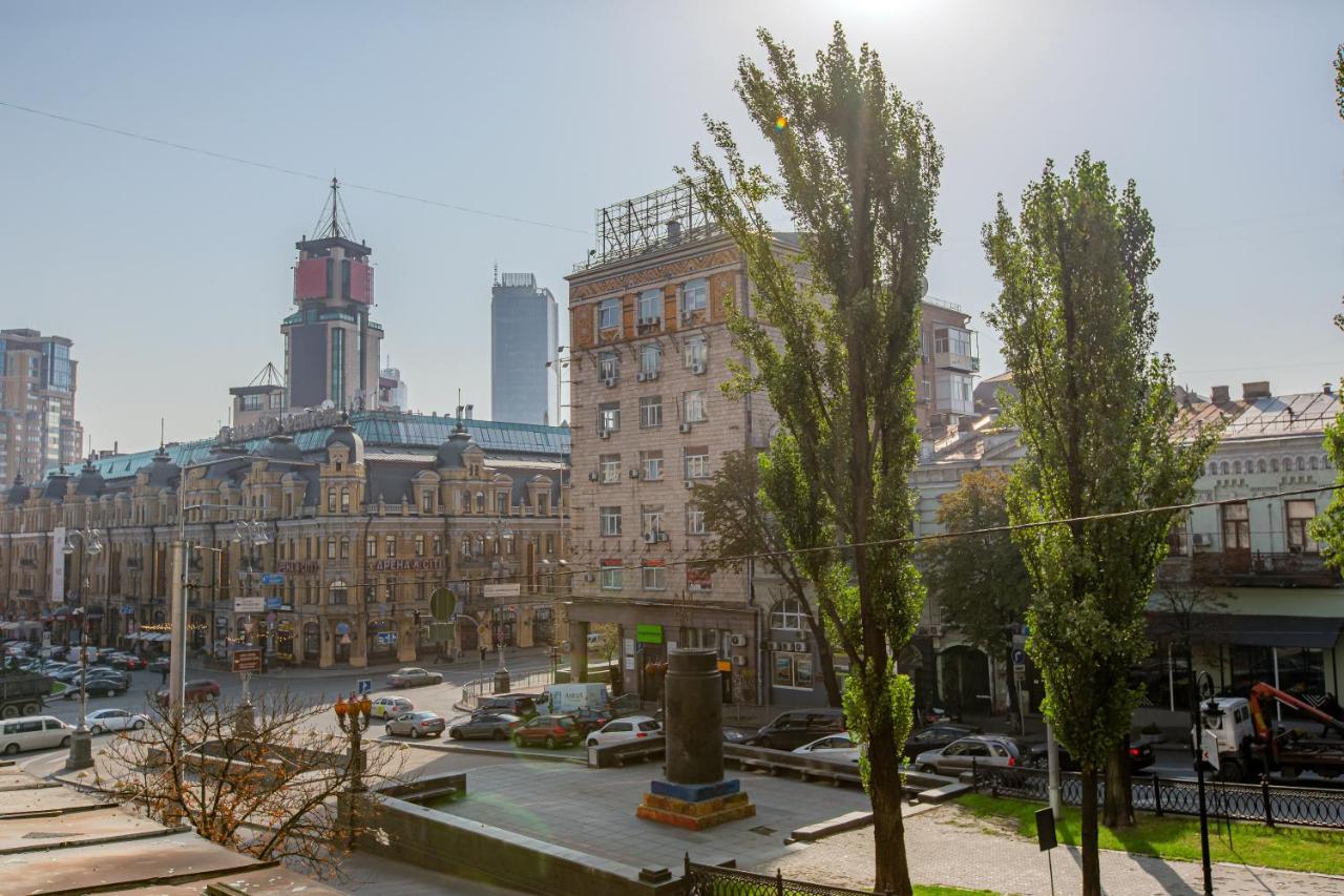 Big Jacuzzi , Sauna , Khreshchatyk apartments Kiev Bagian luar foto